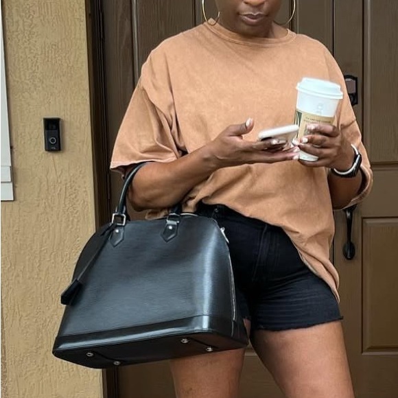 Louis Vuitton Alma GM - Picture 17 of 17